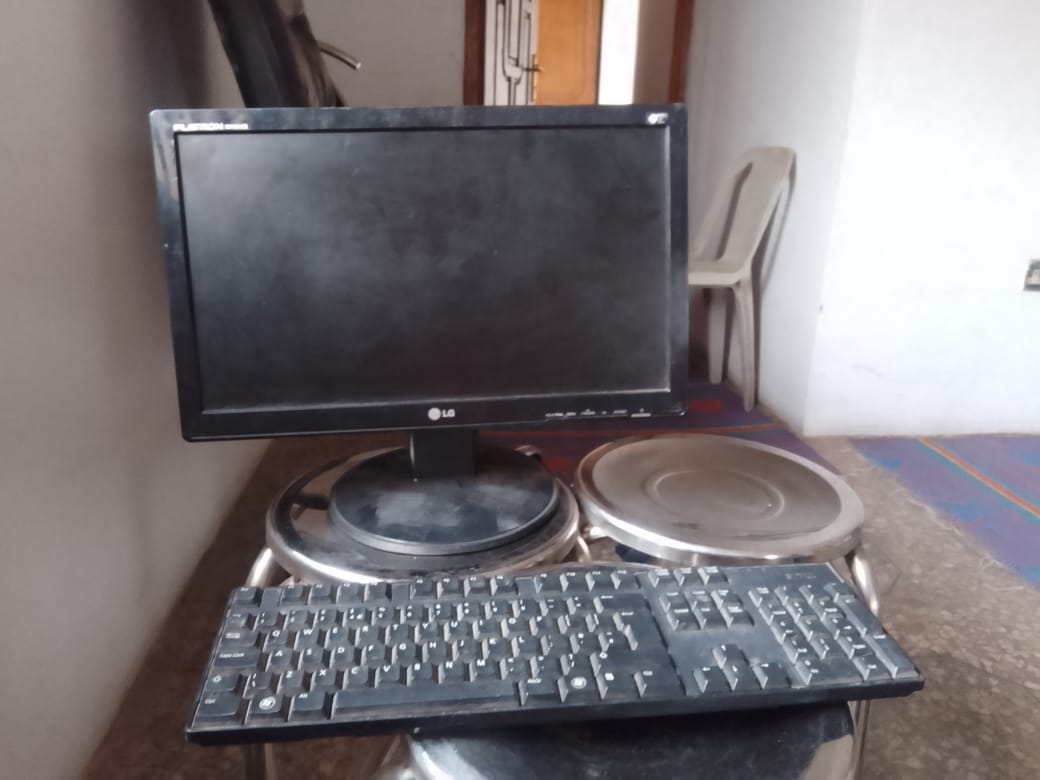 LG Monitor and keyboard