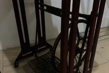 Manual vintage sewing machine stand