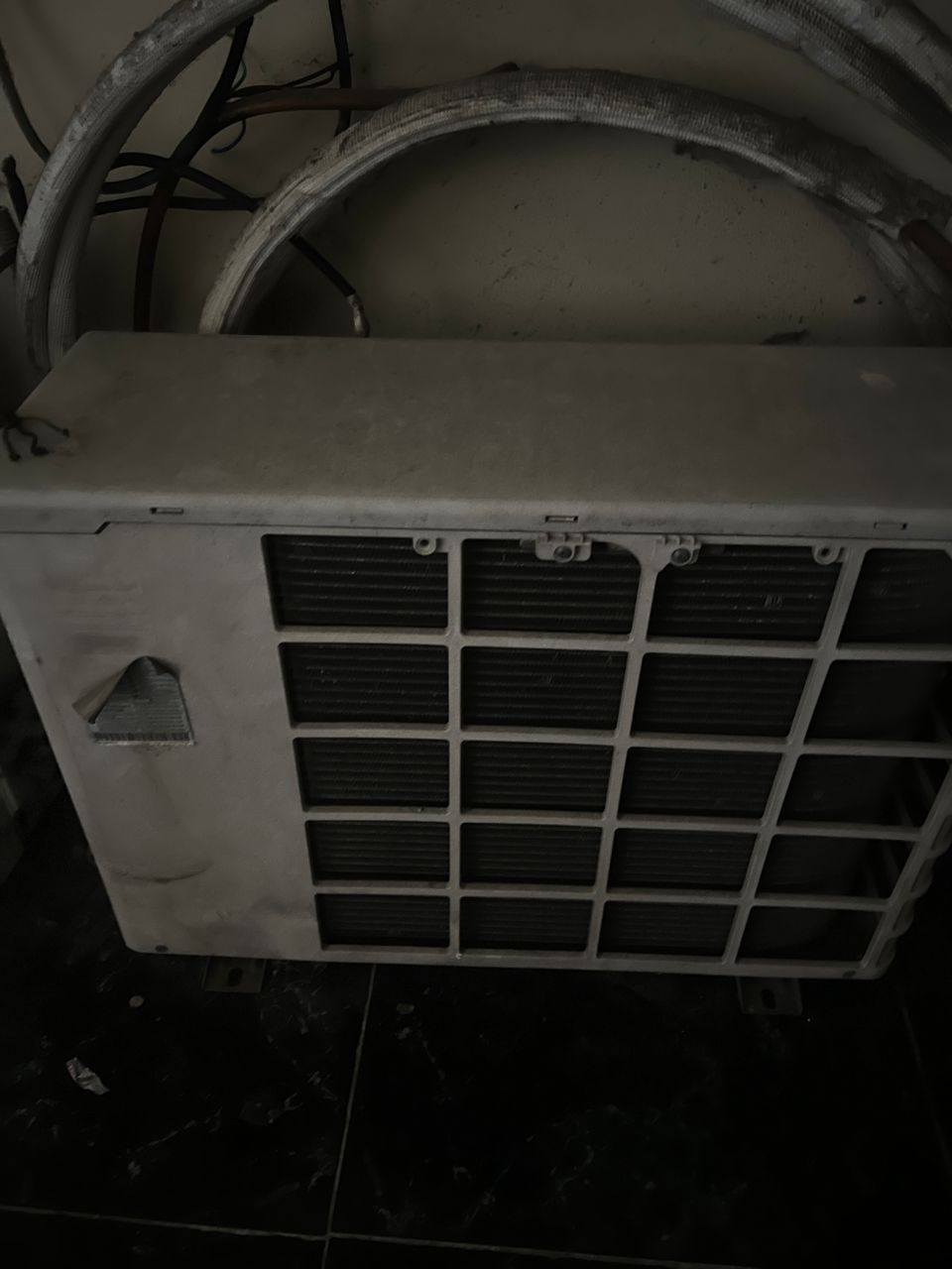Scrap split AC condenser unit